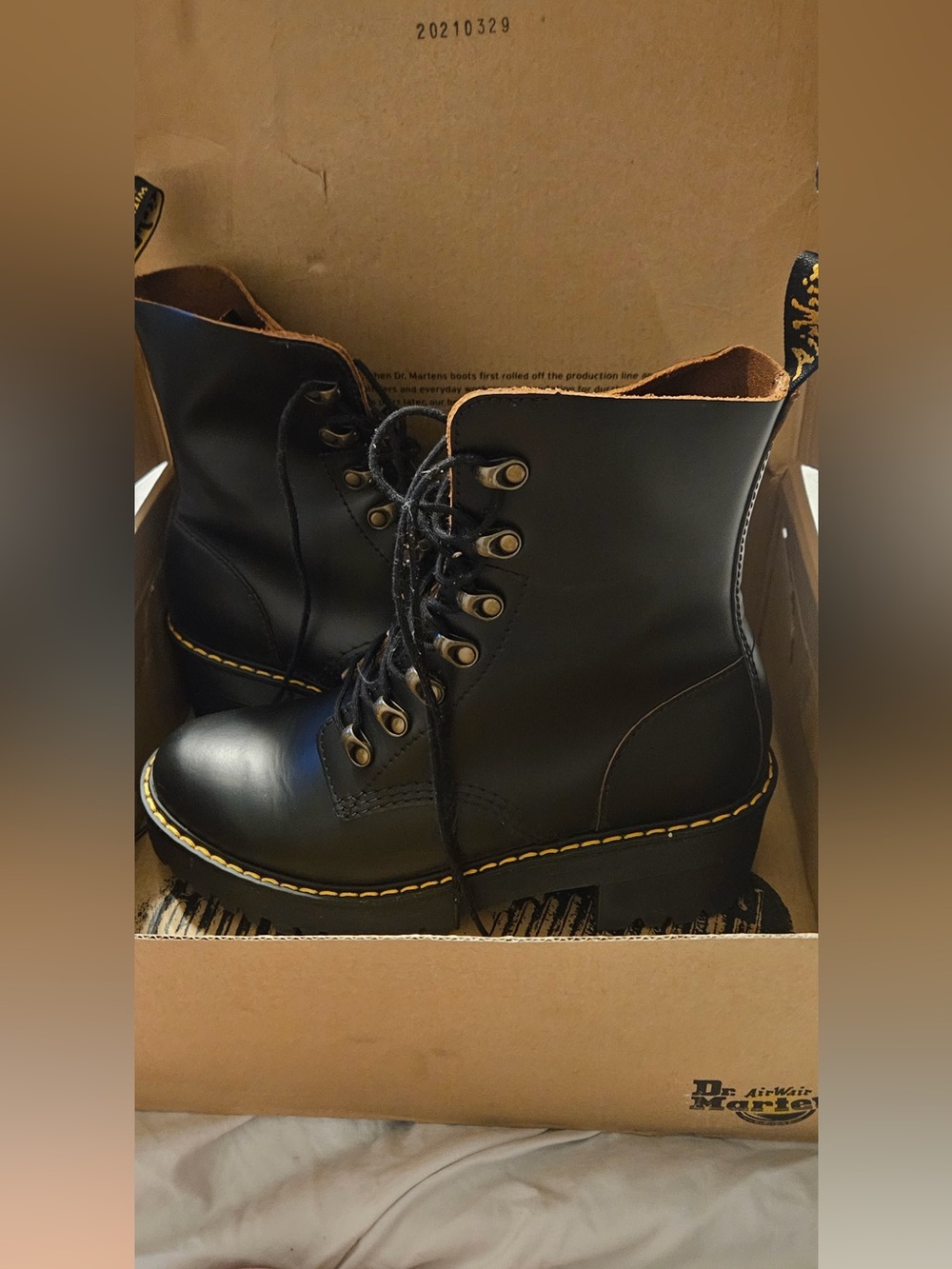 Leona women’s vintage smooth leather boots